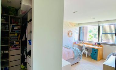 VENTA ESPECTACULAR CASA MEDITERRÁNEA EN EXCLUSIVO CONDOMINIO PIEDRA ROJA – DISEÑO VANGUARDISTA, LUJO Y FUNCIONALIDAD - 5D + 5B + SERVICIOS + PISCINA