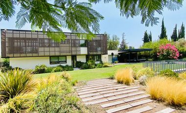 VENTA ESPECTACULAR CASA MEDITERRÁNEA EN EXCLUSIVO CONDOMINIO PIEDRA ROJA – DISEÑO VANGUARDISTA, LUJO Y FUNCIONALIDAD - 5D + 5B + SERVICIOS + PISCINA