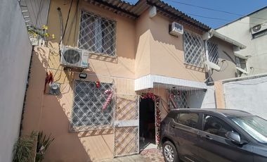 Casa en Mucho Lote 1 etapa 3 calle principal