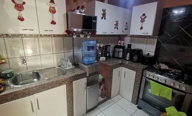 Casa en Mucho Lote 1 etapa 3 calle principal