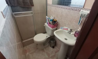 Casa en Mucho Lote 1 etapa 3 calle principal