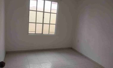 Casa en venta de 2 pisos, en el Fracc. Colinas de Plata, en la zona oriente de la ciudad de Pachuca, Hidalgo.