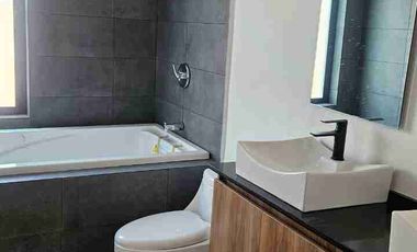 hermosa casa nueva en renta