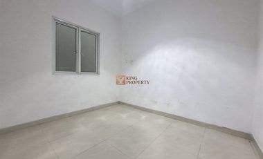 Disewakan Rumah 3 Lantai Tomang Rawa Kepa Raya Desain Modern Minimalis Tropis, Depan Jalan Raya Dekat Tol & Central Park