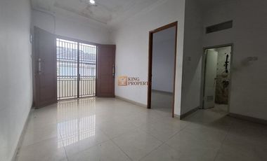 Disewakan Rumah 3 Lantai Tomang Rawa Kepa Raya Desain Modern Minimalis Tropis, Depan Jalan Raya Dekat Tol & Central Park