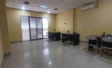 di sewakan ruko lokasi premium di haji nawi