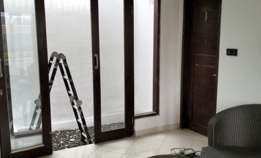 Minimum 2-year minimalist 2-story house for sale in Pemecutan area