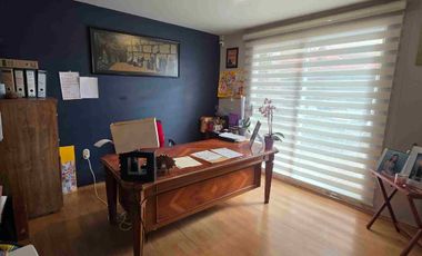 Casa de 3 pisos en esquina en venta, al sur de la ciudad de Pachuca, en Mineral de la Reforma, Hidalgo.