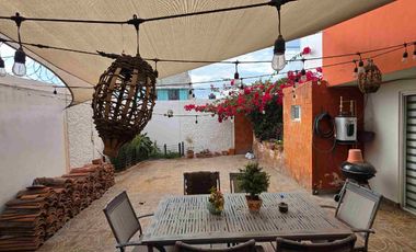 Casa de 3 pisos en esquina en venta, al sur de la ciudad de Pachuca, en Mineral de la Reforma, Hidalgo.