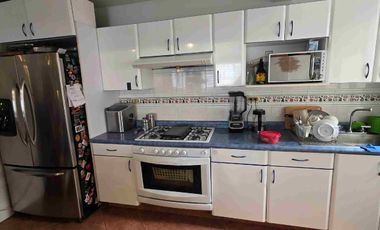 Casa de 3 pisos en esquina en venta, al sur de la ciudad de Pachuca, en Mineral de la Reforma, Hidalgo.