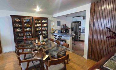 Casa de 3 pisos en esquina en venta, al sur de la ciudad de Pachuca, en Mineral de la Reforma, Hidalgo.