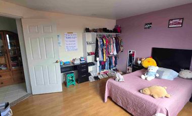 Casa de 3 pisos en esquina en venta, al sur de la ciudad de Pachuca, en Mineral de la Reforma, Hidalgo.