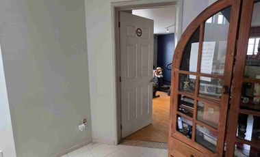 Casa de 3 pisos en esquina en venta, al sur de la ciudad de Pachuca, en Mineral de la Reforma, Hidalgo.