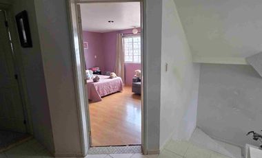 Casa de 3 pisos en esquina en venta, al sur de la ciudad de Pachuca, en Mineral de la Reforma, Hidalgo.