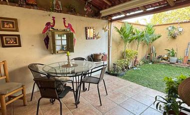 Casa en condominio con alberca y vigilancia