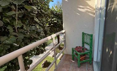 Casa en condominio con alberca y vigilancia