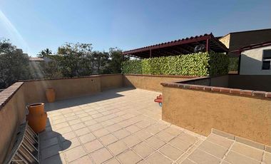 Casa en condominio con alberca y vigilancia