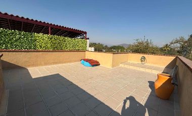 Casa en condominio con alberca y vigilancia