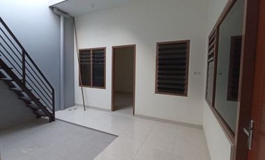 Disewakan Rumah Manyar Tirtoyoso Selatan