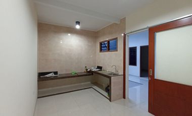 Disewakan Rumah Manyar Tirtoyoso Selatan