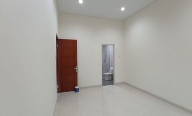 Disewakan Rumah Manyar Tirtoyoso Selatan