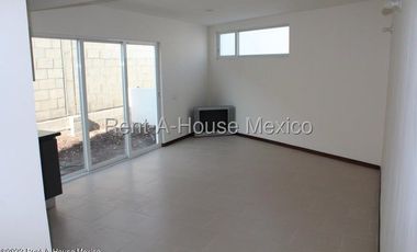 Departamento en planta baja con 1 recámara y amenidades. RENTA - El Mirador Querétaro