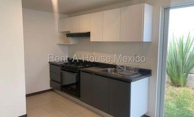Departamento en planta baja con 1 recámara y amenidades. RENTA - El Mirador Querétaro
