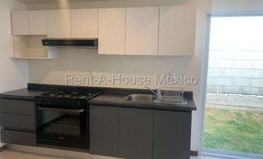 Departamento en planta baja con 1 recámara y amenidades. RENTA - El Mirador Querétaro