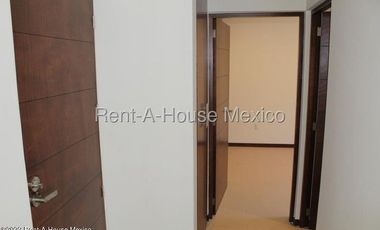 Departamento en planta baja con 1 recámara y amenidades. RENTA - El Mirador Querétaro