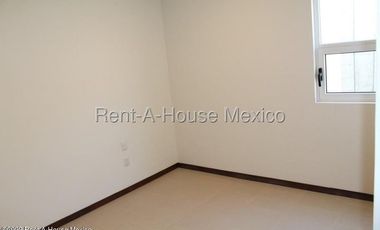Departamento en planta baja con 1 recámara y amenidades. RENTA - El Mirador Querétaro