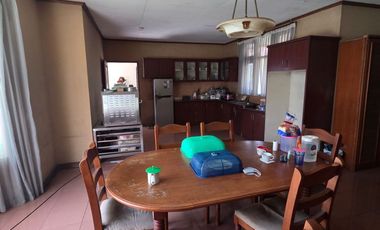 Rumah Disewa di Pangkalan Jati. Halaman Luas.