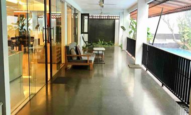 Sewa Rumah Modern 2 Lantai di Permata Hijau 4+1 BR Unfurnished
