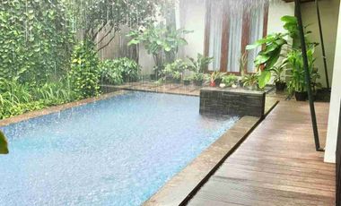 Sewa Rumah Modern 2 Lantai di Permata Hijau 4+1 BR Unfurnished