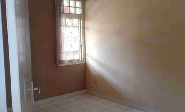 RUMAH 1 LANTAI , ADA RUANG TERBUKA LUAS DI BELAKANG