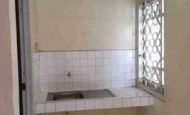 RUMAH 1 LANTAI , ADA RUANG TERBUKA LUAS DI BELAKANG