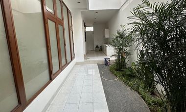 Rumah Dijual Di Permata Hijau Fasilitas Private Pool