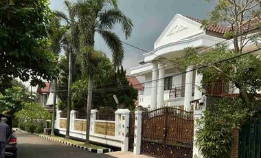 Turun Signifikan Rumah Besar di Perumahan Eksklusif Cinere – LT 740 m², LB 683 m²
