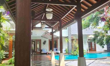 Tropical House with Big Pool & Garden Cipete Selatan