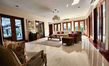Tropical House with Big Pool & Garden Cipete Selatan