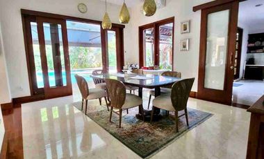 Tropical House with Big Pool & Garden Cipete Selatan