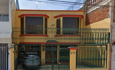 CASA EN REMATE EN GUSTAVO A MADERO
