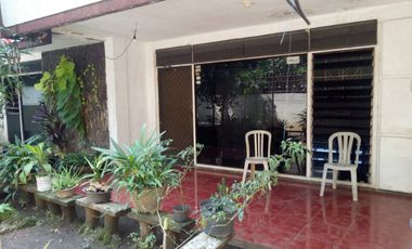 Ngagel Jaya Utara Strategis, cocok untuk usaha/kantor Lantai 2 partisi kaca, hall tengah luas