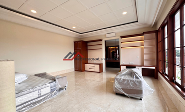 Brand New Luxury House Fully Furnished & Private Lift at Kemang Dalam, Jakarta Selatan