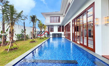 Brand New Luxury House Fully Furnished & Private Lift at Kemang Dalam, Jakarta Selatan