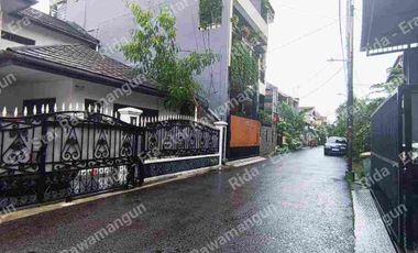Disewakan Rumah Bagus Siap Huni di Rawamangun Jakarta Timur