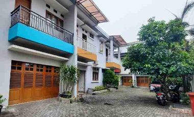 Rumah mewah dlm Townhouse Poltangan Pasar Minggu blkg Gedung Antam 115jt/thn