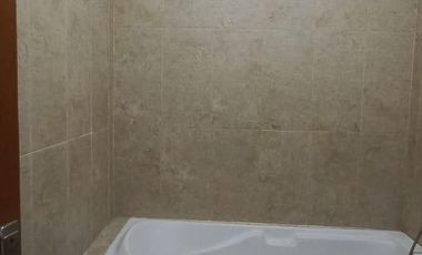 Disewakan rumah 2 lantai cocok buat tempat tinggal, kos kosan , kantor , dan usaha lain lokasi di Melawai Blok M Kebayoran Baru Jakarta Selatan