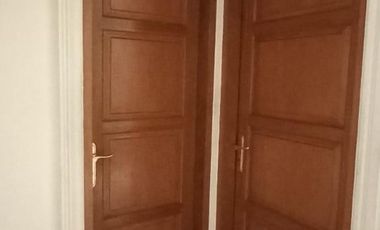 Disewakan rumah 2 lantai cocok buat tempat tinggal, kos kosan , kantor , dan usaha lain lokasi di Melawai Blok M Kebayoran Baru Jakarta Selatan