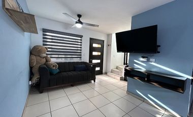 Casa en privada segura frente a CETYS | Semiequipada y con amplio patio