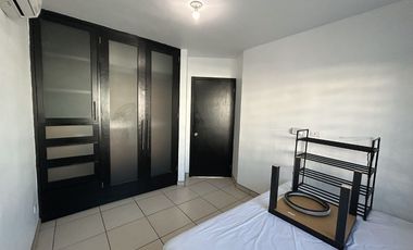 Casa en privada segura frente a CETYS | Semiequipada y con amplio patio